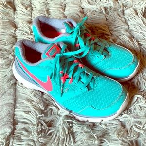 Women’s Nike shoes